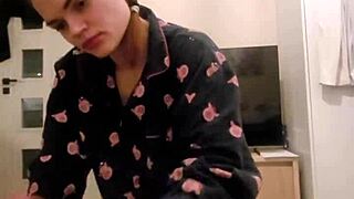 Red Head Roomate Just Took My Dick And Make A Blowjob I Just Cum In Her Mouth She Spit It On My Dick