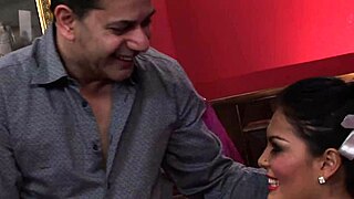 Fucking Curvy Brunette Mom in Fishnets