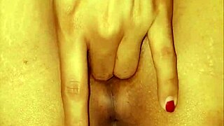 i'm watchin my latina stepsister masturbate her big pussy so sexy