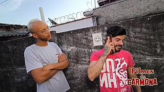 namorado deu de presente pra sua mina mais 2 picas rolou ate tripla penetra��o tudo sem camisinha