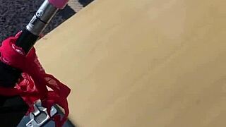 Smooth operator seduces housewife in homemade video