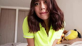 Dulce Coño Awaits Your Deep Penetration in Wild Public Action