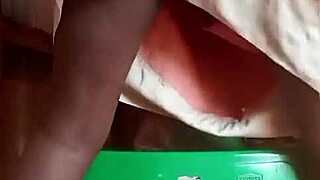 wow, kenyan shemale cums with huge cock!