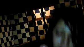 mujer sabe hacerlo en hotel con viejo