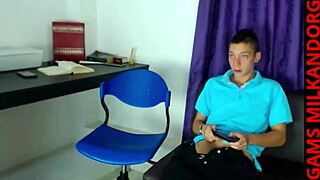 universitaria cachonda interacts with her compañero after classes