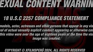 Doctor folla a dos lesbianas tímidas por el culo durante el examen