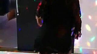 Morena Dancing Sensual Striptease