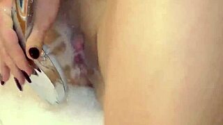 uh, teen 18+ie rubs her sweet slit til she cums hard...