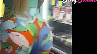 Loira Safada Shakes Ass in Miniskirt, Teasing Big Tits and Asshole Dancing