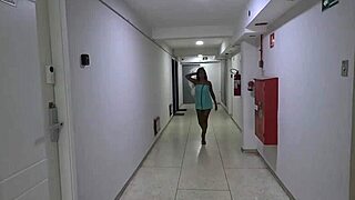 Vizinha Safada Veio Tomar Banho No Meu Apartamento S� Pra Dar A Buceta E O Cuzinho