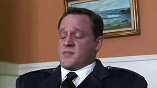 Nai kaksi saasta MILF:ää monsterikyrväin!