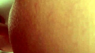 Loirinha da buceta rosa dando no motel