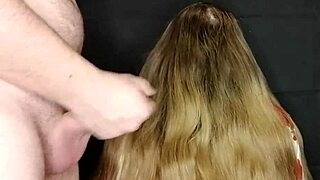 i came on my stepmom's hair and she didn't mind. close-up homemade moment