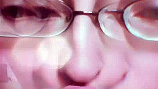 Chick Nude Lips Makes You Hot!