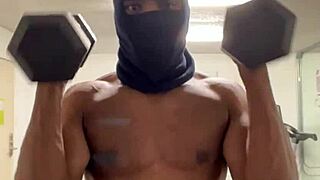 working out my neck and shoulders for the ladies