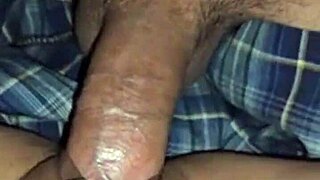 Hey, look at this delicate skinny amateur teen giving me her body right now.