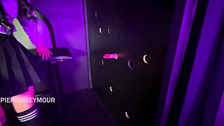 brunette with big ass gets two dicks in glory hole 😈