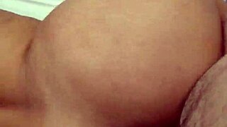 skinning the married bitch's pussy with monster cock 😈