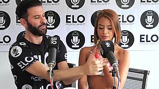 La hermosa modelo aisha cuenta como le gusta follar