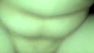 Vietnamese Beauty Shines in Traditional Asian Charm Scene