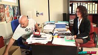 wow, mature mami gets her culo pounded at work interview! 😲