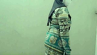 Hey, Invite Your Sexy Sister-in-Law for Quiet House Fun!