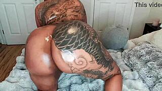 Oiled Ebony Ass Twerking and Worship