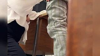 멕시코 선생님, 공개 교실에서 학생 박음 스캔들