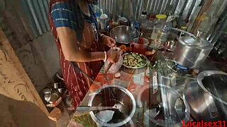 Cooked with Kitchen Room Fuck by Servant in Hardcore Indian Deepthroat Action