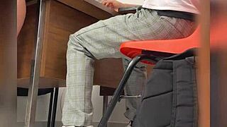 멕시코 선생님, 공개 교실에서 학생 박음 스캔들