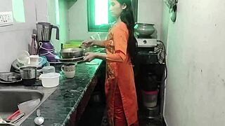 Indian hot sali bangs her jija g while home alone