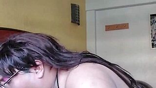 Un rico sexo oral with chubby Mexican shemale