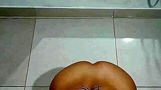 novinha sucks dick eagerly hidden while parents rest next door