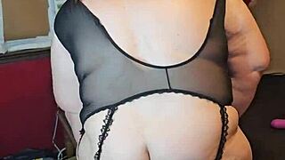sexy solo in black lingerie cumming on chair 😍