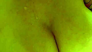 você pode mamar no meu grelo grande e cuspir nele