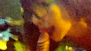 Sometida Le Gusta Tragarse La Verga Completa Junto Con Las Bolas