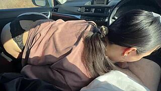 Wow! Ngentot Teman Pacarnya di Mobil