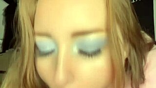 I love sucking dildo and playing with my pussy!