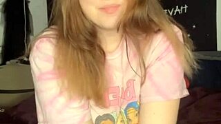 I love sucking dildo and playing with my pussy!