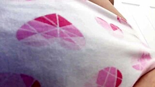 Hairy pussy craves some love ❤️