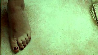 I watch sexy feet dancers performing.