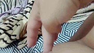 Adoro me masturbar de manh� antes de ir para faculdade