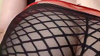 Tomboy Strips And Orgasms In Bathtub