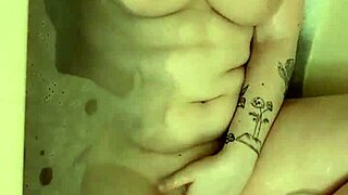 Tomboy Strips And Orgasms In Bathtub