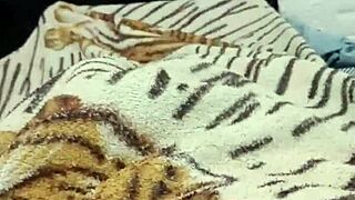 Adoro me masturbar de manh� antes de ir para faculdade