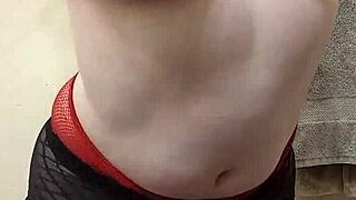 Tomboy Strips And Orgasms In Bathtub