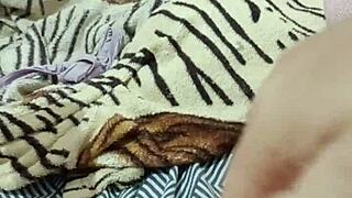 Adoro me masturbar de manh� antes de ir para faculdade