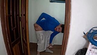 Suffocation with big ass and slaps on guy's butt