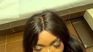 colombian pays delivery guy with hot sex