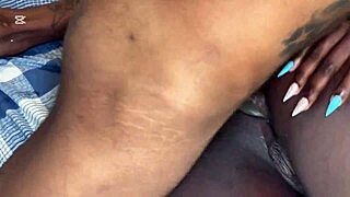 Pretinha Quente De 18 Anos Fode Com 2 Enquanto O Marido Grava.